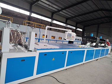 伺服液壓牽引機(jī)的優(yōu)點(diǎn)有哪些？